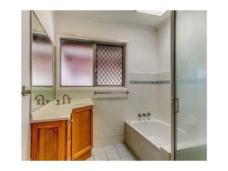 5 Nidalla Street, Macgregor QLD 4109