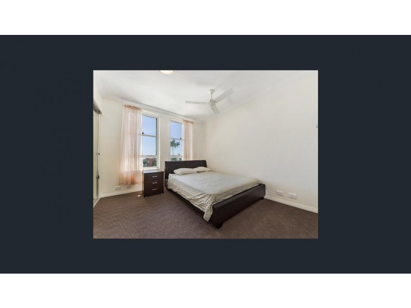 Apartment 36/1 Lakefront Crescent, Varsity Lakes QLD 4227