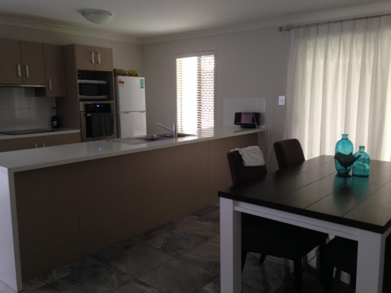 Bottom Floor/16a Cricket Street, Coopers Plains QLD 4108