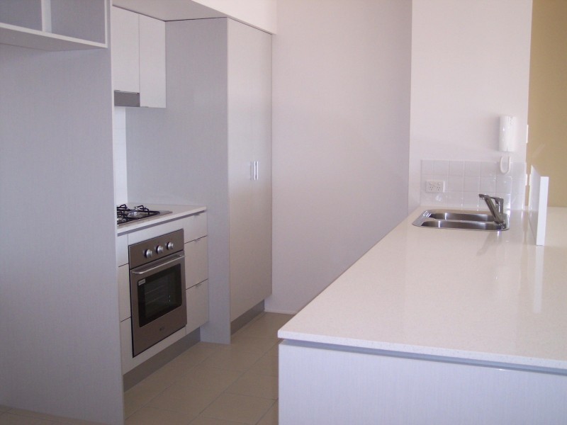 1042/18 Manning Street, Milton QLD 4064