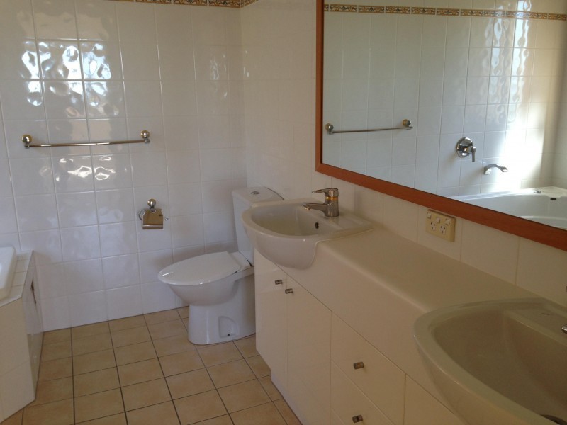 85 Palm Meadows Drive, Carrara QLD 4211