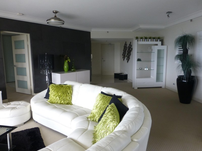 2 Admiralty Drive, Surfers Paradise QLD 4217