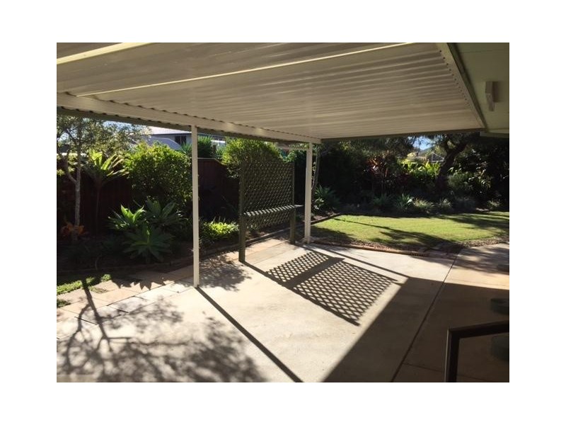 25 Japonica, Palm Beach QLD 4221