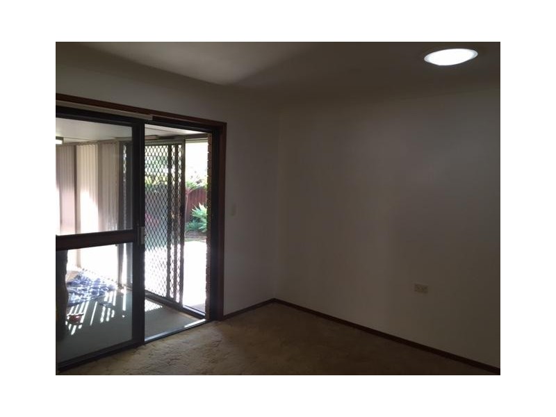 25 Japonica, Palm Beach QLD 4221