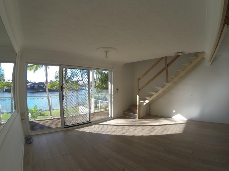 300 Cottesloe Drive, Mermaid Waters QLD 4218