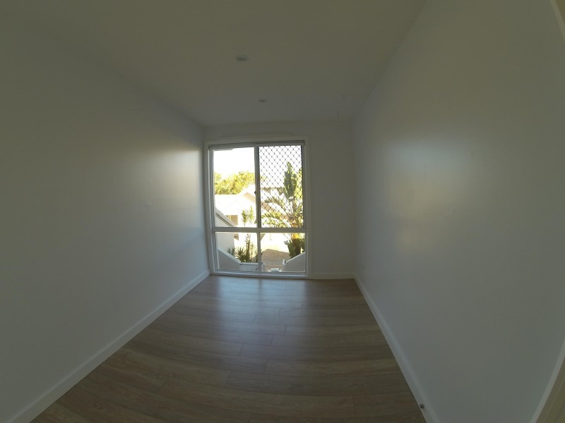 300 Cottesloe Drive, Mermaid Waters QLD 4218