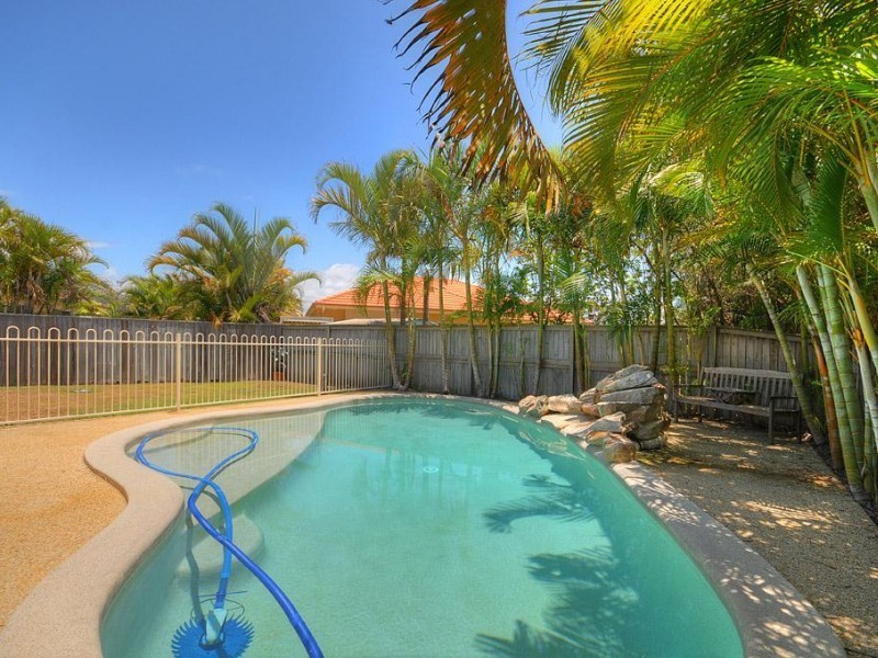 3 Lanai Dr, Burleigh Waters QLD 4220