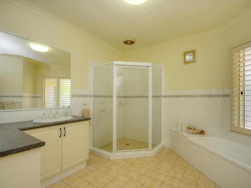 3 Lanai Dr, Burleigh Waters QLD 4220