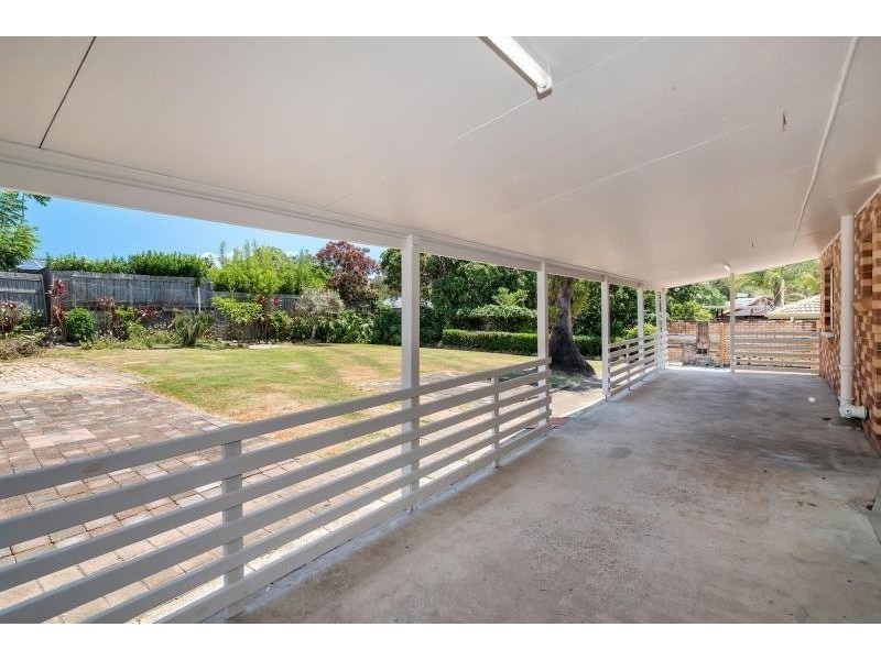 156 Heeb Street, Benowa QLD 4217