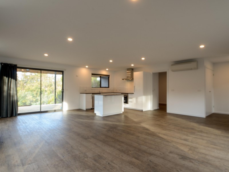 Kingston TAS 7050