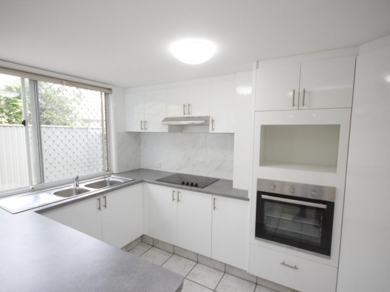 5/20 St Kevins Ave, Benowa QLD 4217