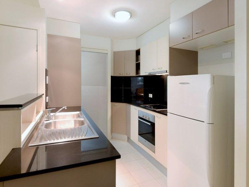 4/21 Cypress Avenue, Surfers Paradise QLD 4217