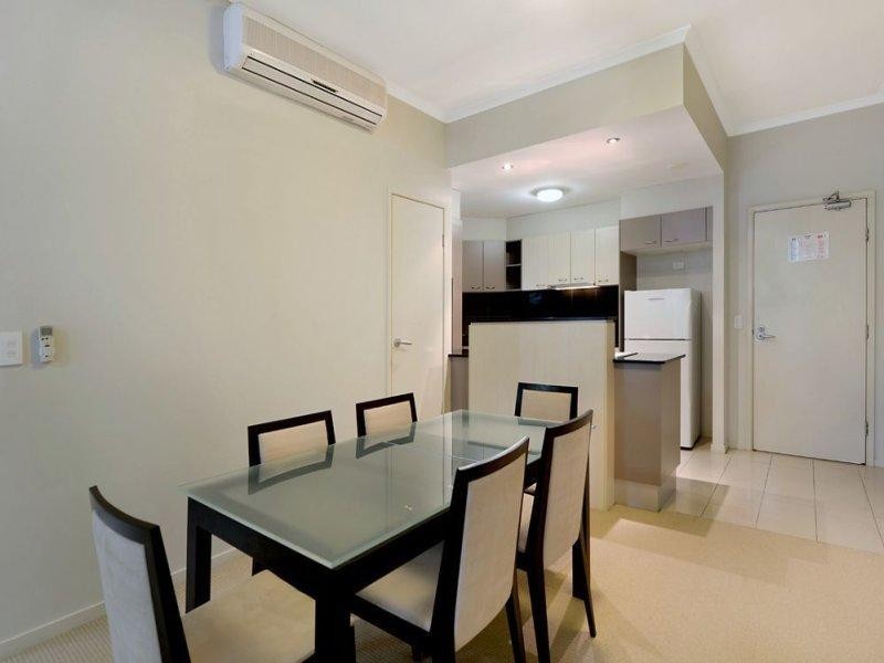 4/21 Cypress Avenue, Surfers Paradise QLD 4217
