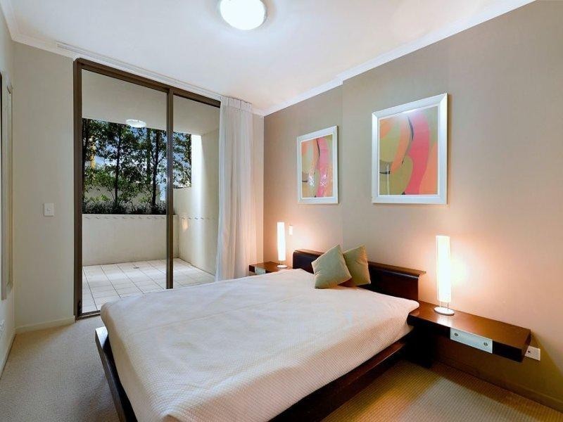 4/21 Cypress Avenue, Surfers Paradise QLD 4217