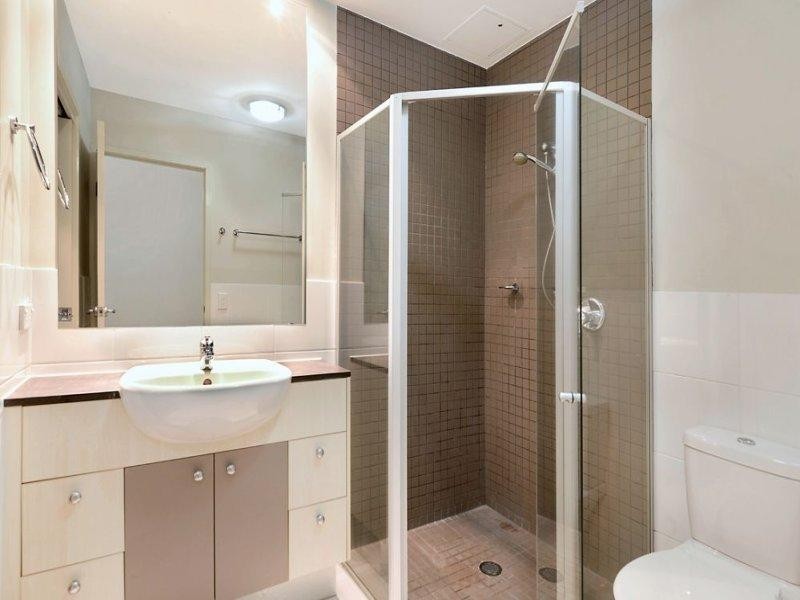 4/21 Cypress Avenue, Surfers Paradise QLD 4217