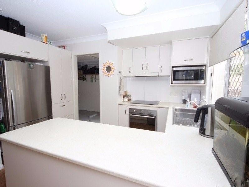 300 Cottesloe Drive, Mermaid Waters QLD 4218