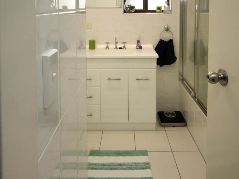 9 Bayview Street, Runaway Bay QLD 4216