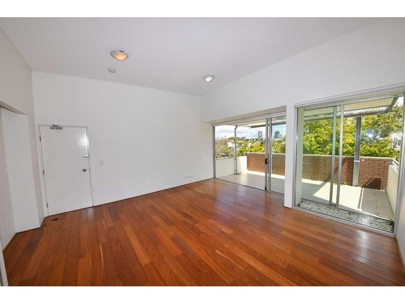 8 – 12 Macquarie St, Teneriffe QLD 4005