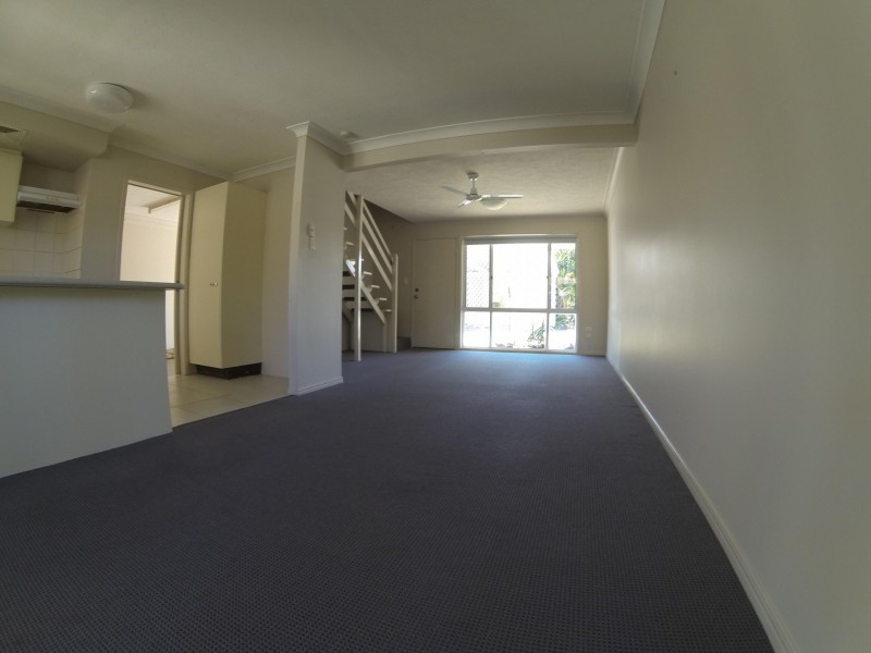 300 Cottesloe Drive, Mermaid Waters QLD 4218