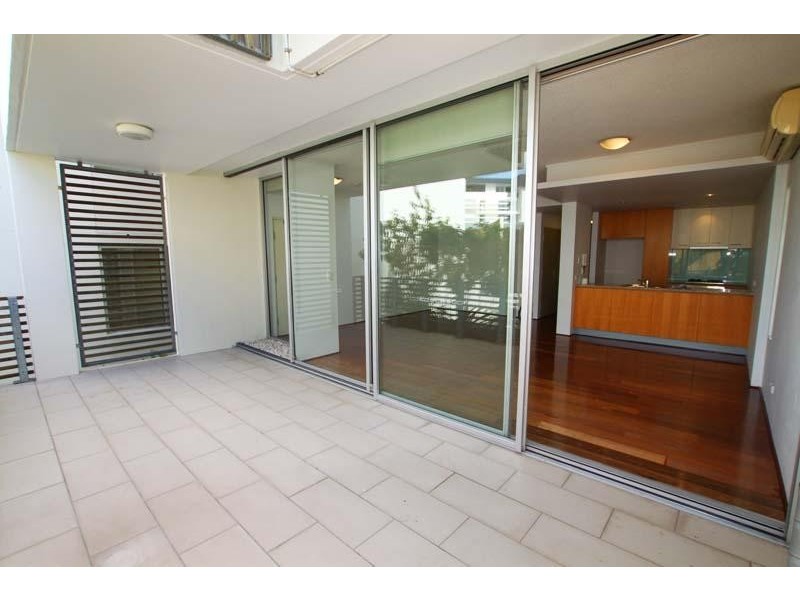 8 – 12 Macquarie St, Teneriffe QLD 4005