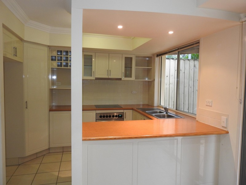 433 Brisbane Road, Arundel QLD 4214