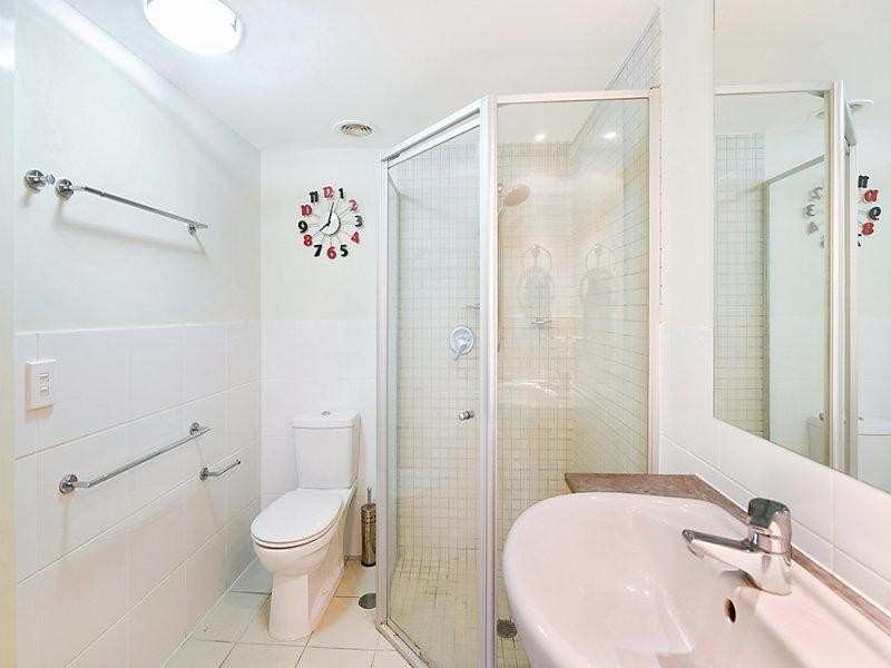 21 Cypress Avenue, Surfers Paradise QLD 4217