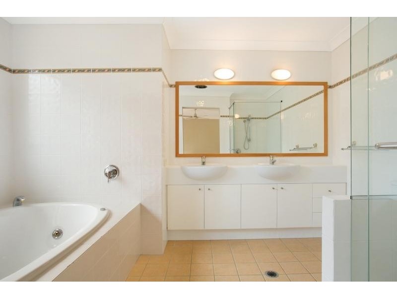 85 Palm Meadows Drive, Carrara QLD 4211