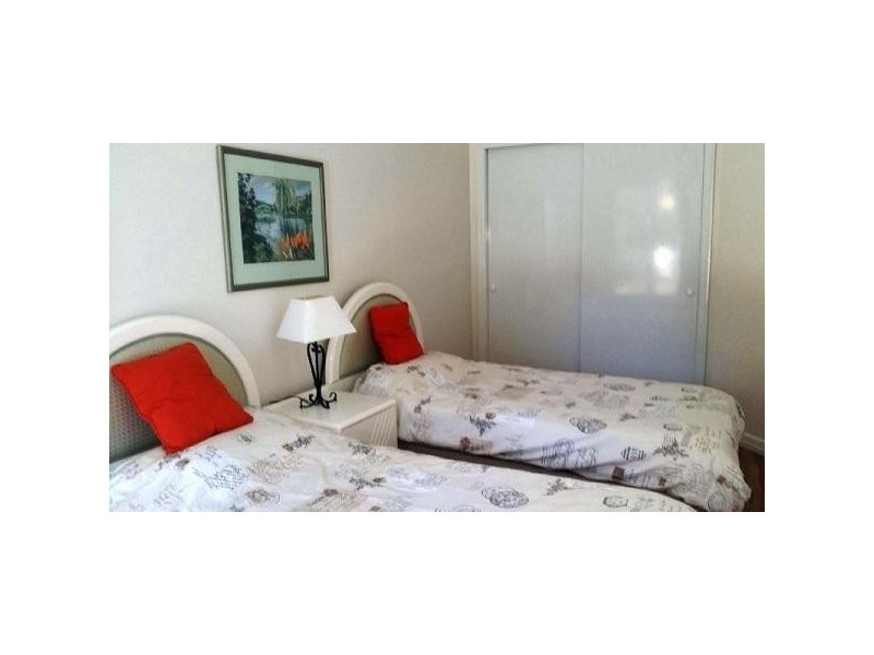 1D/11 Eady Avenue, Broadbeach QLD 4218