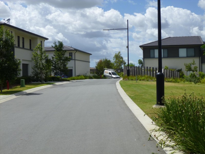 1/2 Bourton Road, Merrimac QLD 4226