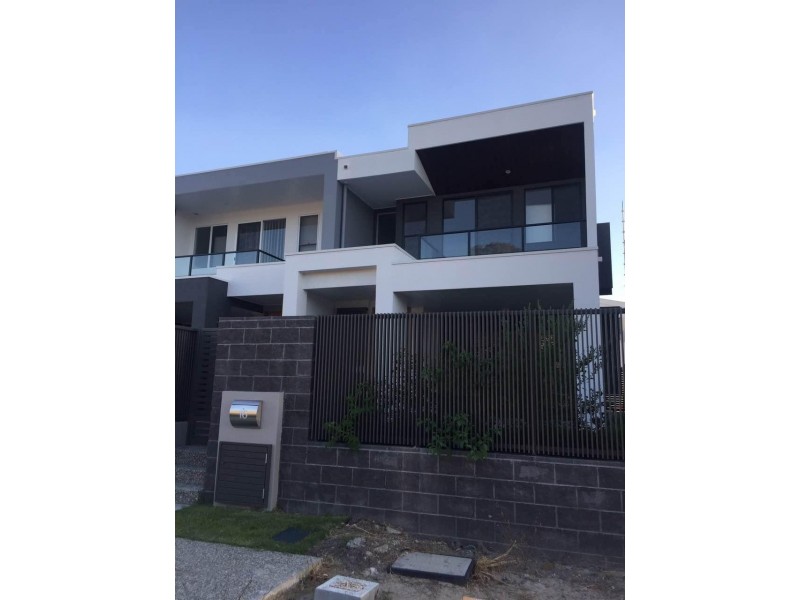 16 Evergreen View, Robina QLD 4226