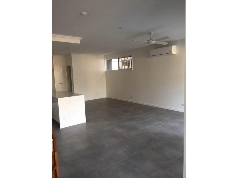 16 Evergreen View, Robina QLD 4226