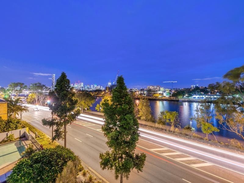 8 Dunmore Terrace, Auchenflower QLD 4066