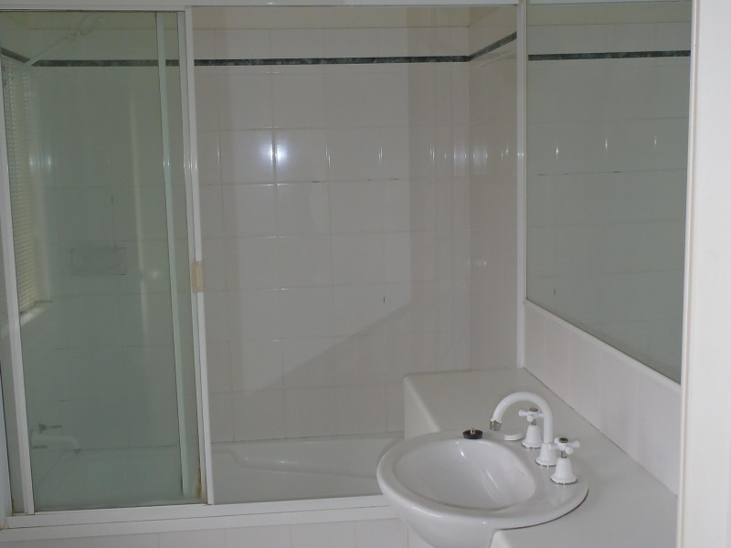 Unit 28A/5-15 McGregor Street, Mooroobool QLD 4870