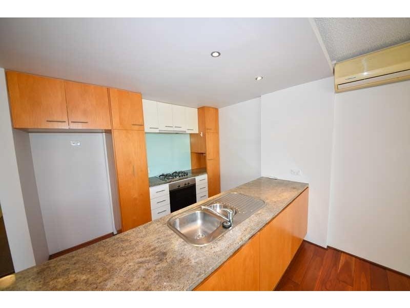 8 Macquarie St, Teneriffe QLD 4005