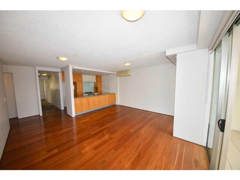 8 Macquarie St, Teneriffe QLD 4005