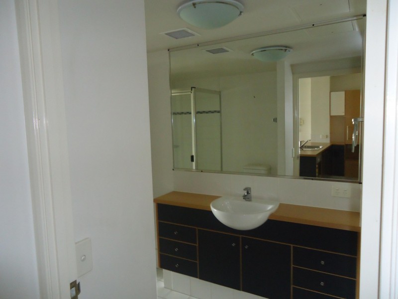 15 Goodwin Street, Kangaroo Point QLD 4169