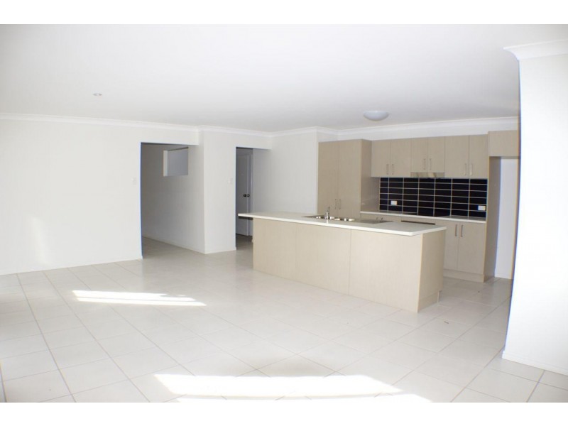 7 Macaulay Street, Fernvale QLD 4306