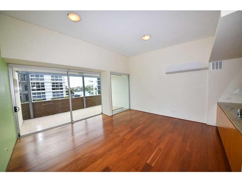 8 Macquarie St, Teneriffe QLD 4005