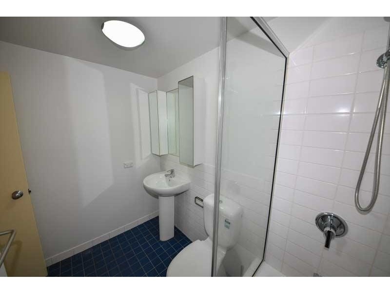 8 Macquarie St, Teneriffe QLD 4005