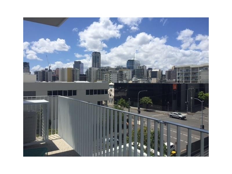 1 The Johnson, Spring Hill QLD 4000
