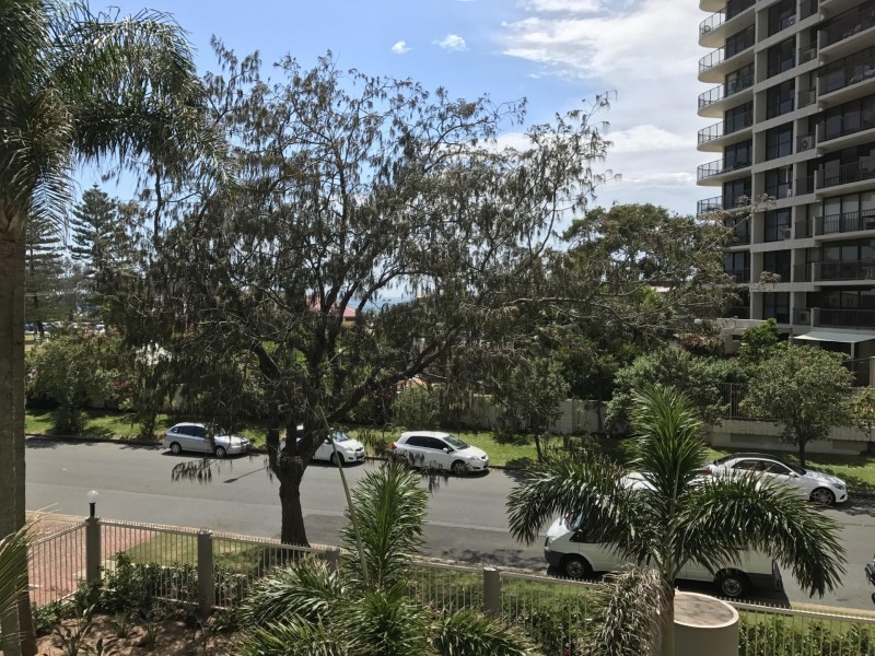 10/13 Cunningham Ave, Main Beach QLD 4217