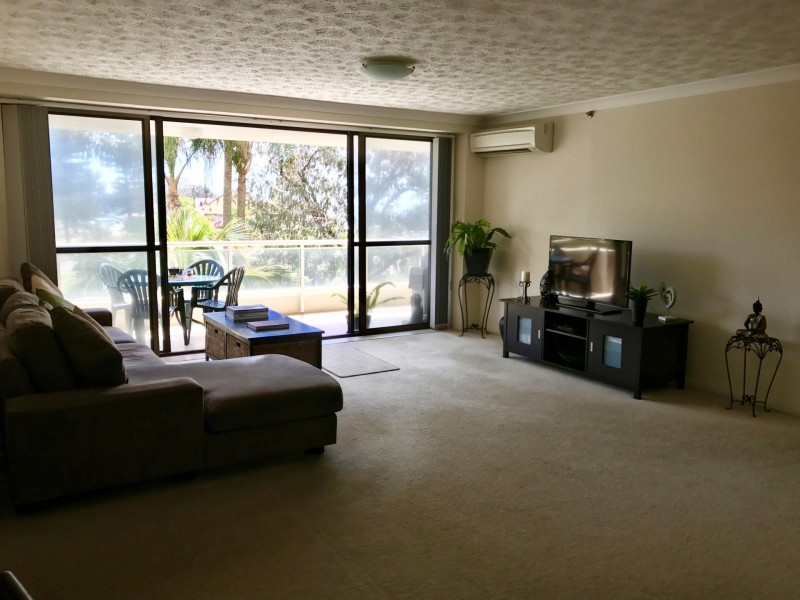 10/13 Cunningham Ave, Main Beach QLD 4217