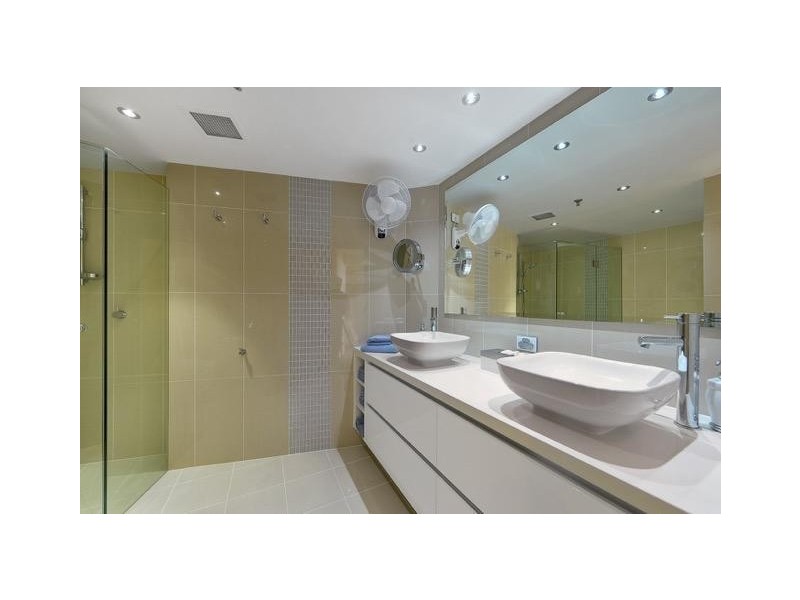 47/13 Cunningham Ave, Main Beach QLD 4217