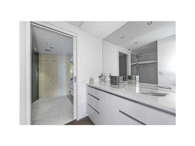 47/13 Cunningham Ave, Main Beach QLD 4217