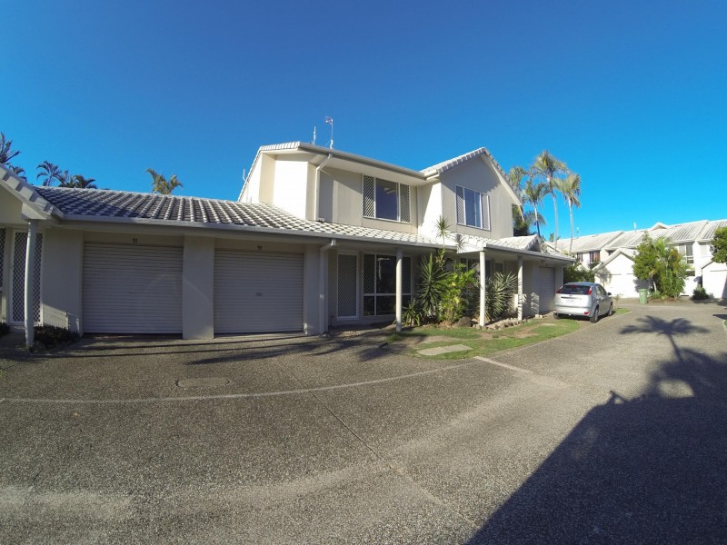300 Cottesloe Drive, Mermaid Waters QLD 4218