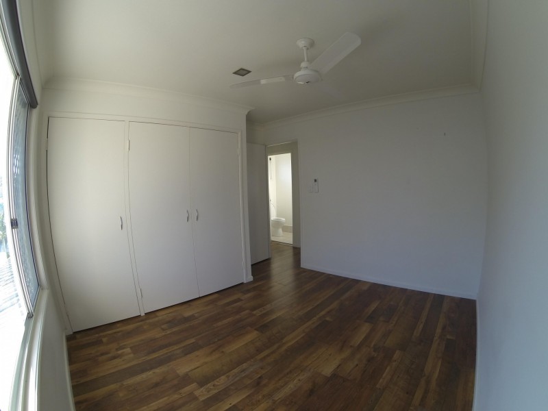 300 Cottesloe Drive, Mermaid Waters QLD 4218