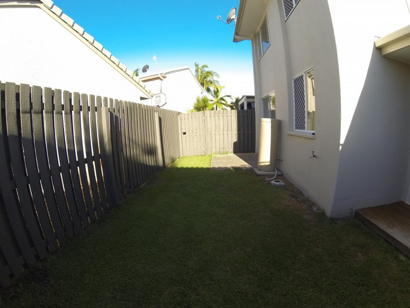 300 Cottesloe Drive, Mermaid Waters QLD 4218