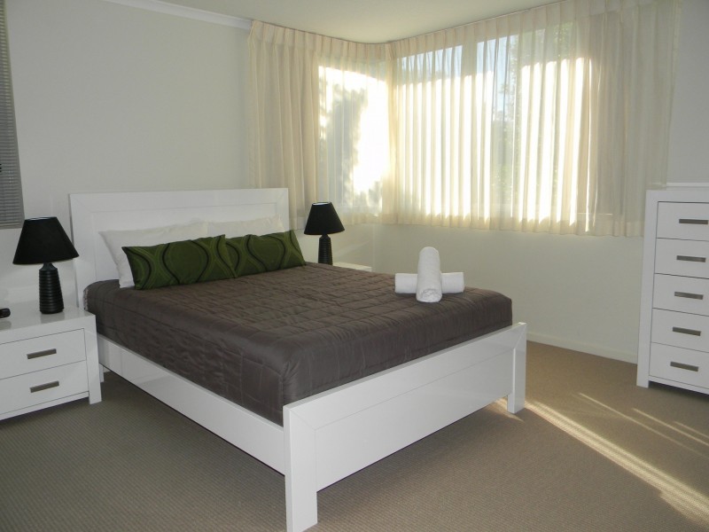 22/21 Cypress Avenue, Surfers Paradise QLD 4217