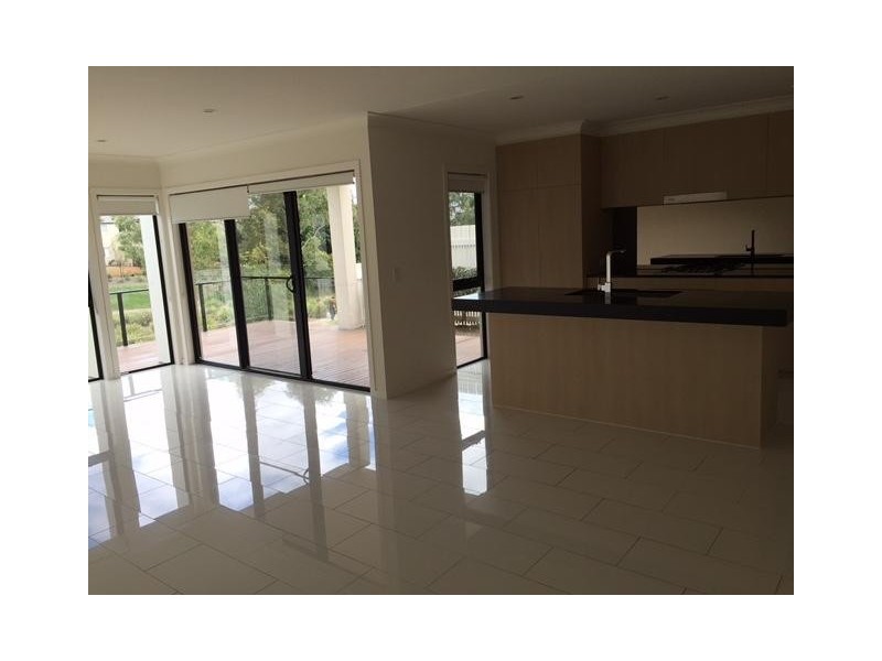 67 Easthill Drive, Robina QLD 4226