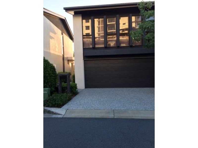 67 Easthill Drive, Robina QLD 4226